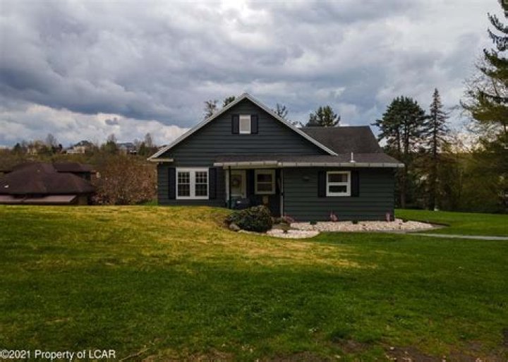 12 Stout St, Yatesville, PA 3 Bed, 2 Bath SingleFamily Home 47