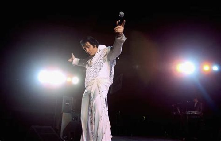 A Look Back at Elvis and Priscilla Presley&rsquo;s Las Vegas Wedding Over