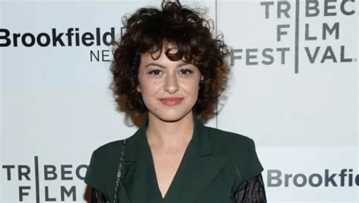 Alia Shawkat Net Worth, Age, Height, Weight Net Worth Roll