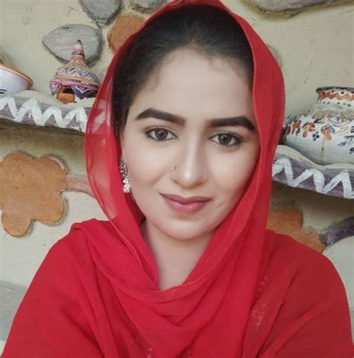 Aliza Sehar Age, Husband, Family, Biography & More » StarsUnfolded