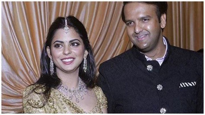 Ambanis Isha Ambani, Anand Piramal and Their Twins See Photos