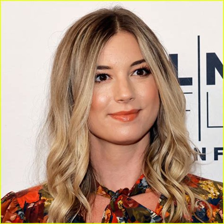 Emily VanCamp Bio, Net Worth, Measurements, Body Statistics, Height