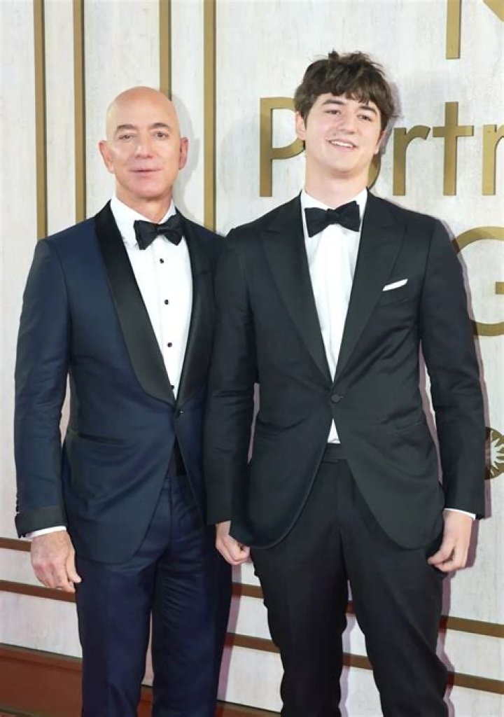 How many children does Jeff Bezos have?