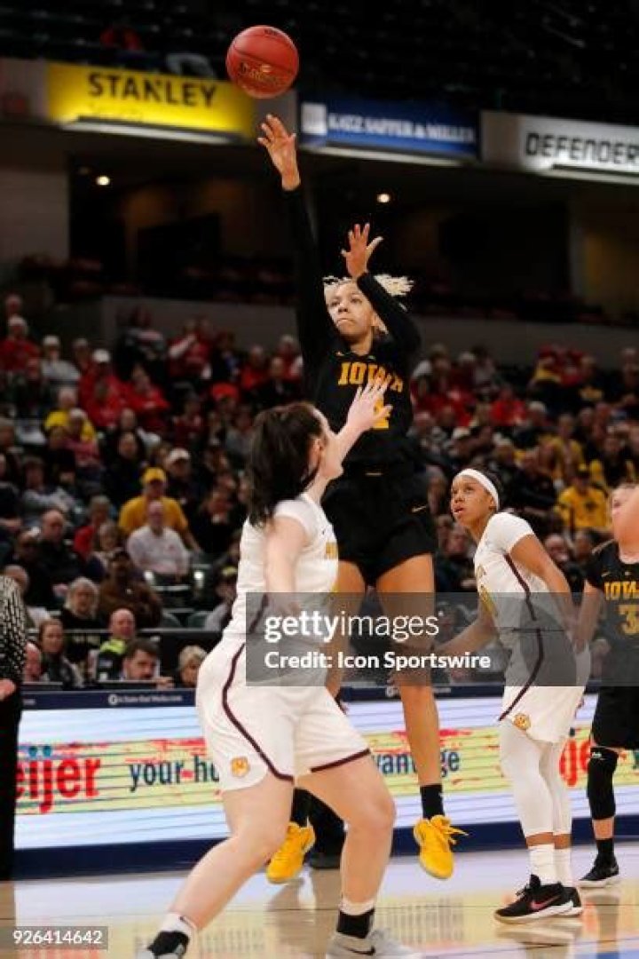 Iowa basketball Hawkeyes jump to top 15 in three national polls