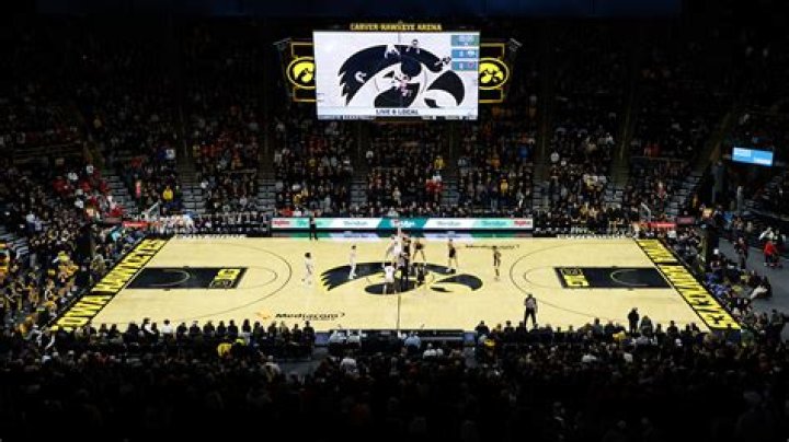 Iowa Basketball Hawkeyes women’s hoops enjoying social media boom