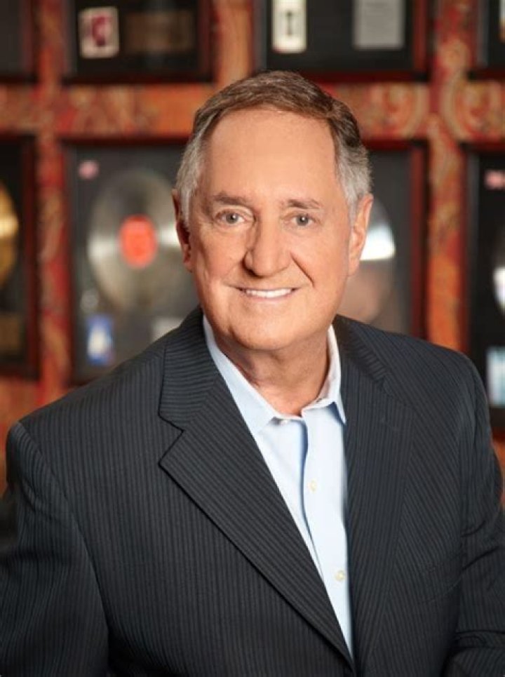 Is Neil Sedaka still alive? Was Neil Sedaka married to Carole King? ABTC