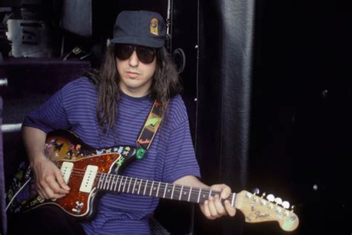 J Mascis Interview Dinosaur Jr.'s 1990s LPs, Nirvana, Lou Barlow