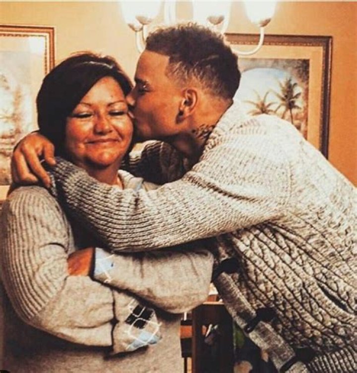 Kane and his mom date ? Kane brown, Brown babies, Brown