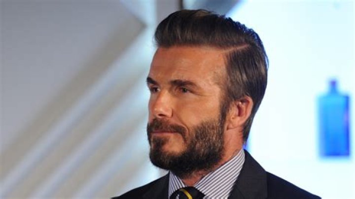 Le Slick hair Le look rétro qui s’invite sur toutes les têtes