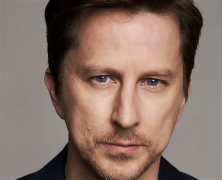 Lee Ingleby Age, Net Worth, Married, Wife, Children, Career, & Height