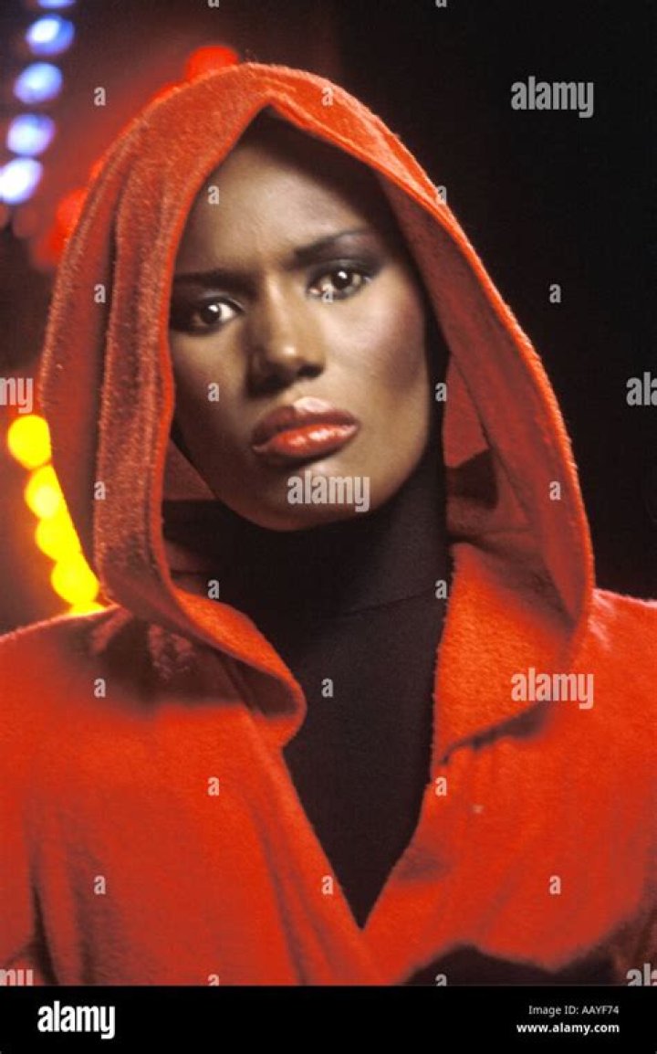 Lisa Thomson, Grace Jones Red Eight Gallery