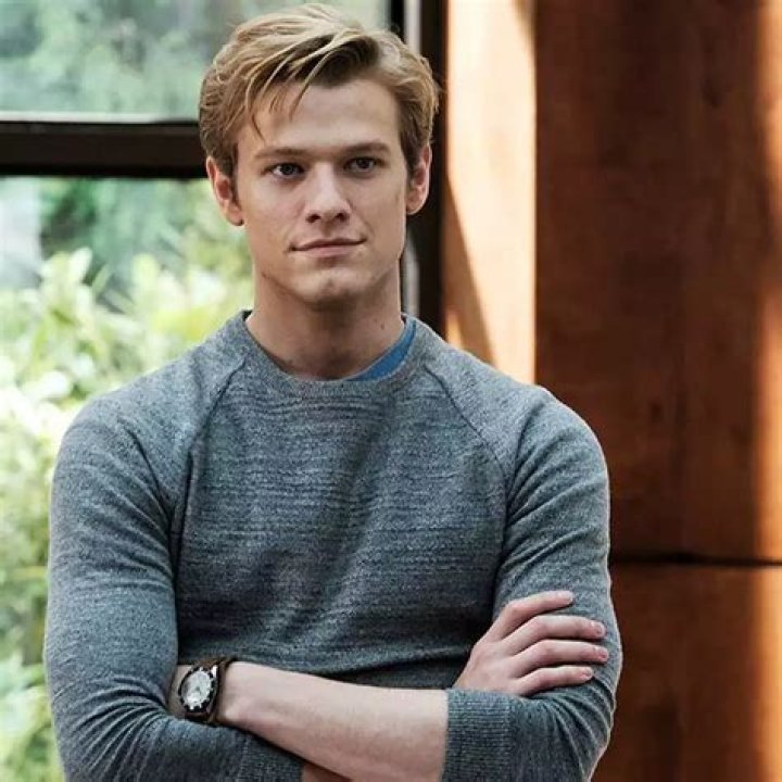 Lucas Till Net Worth 2023 Wiki, Married, Family, Wedding, Salary, Siblings