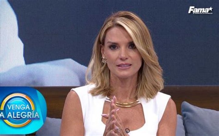 Maritere Alessandri la guerrera de Al Extremo Cold shoulder dress
