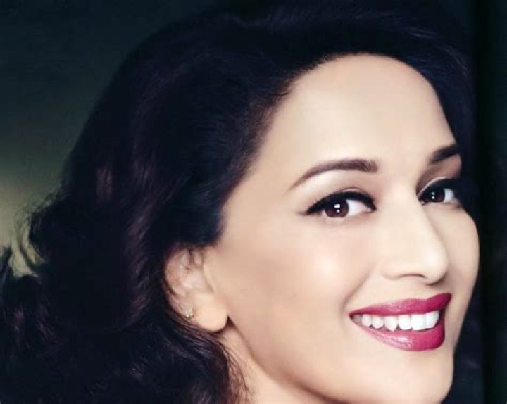 Missing Beats of Life Bollywood actress Madhuri Dixit HD Wallpapers