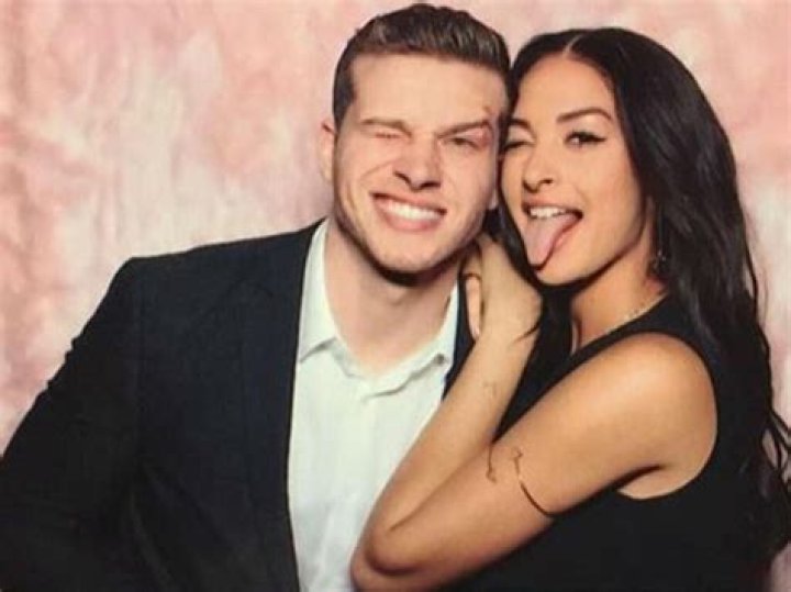 Oliver Stark Girlfriend Who Is The Actor Dating In 2021? OtakuKart