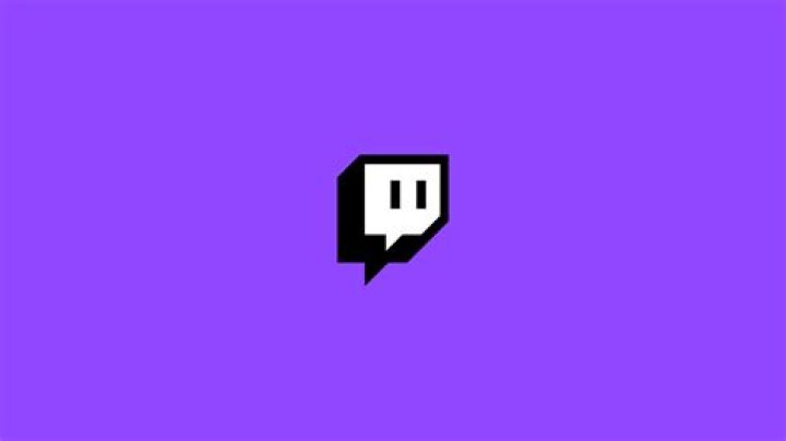 Q&A With Twitch's Alex & Andrea Botez (BotezLive) Streamer Bowl IV