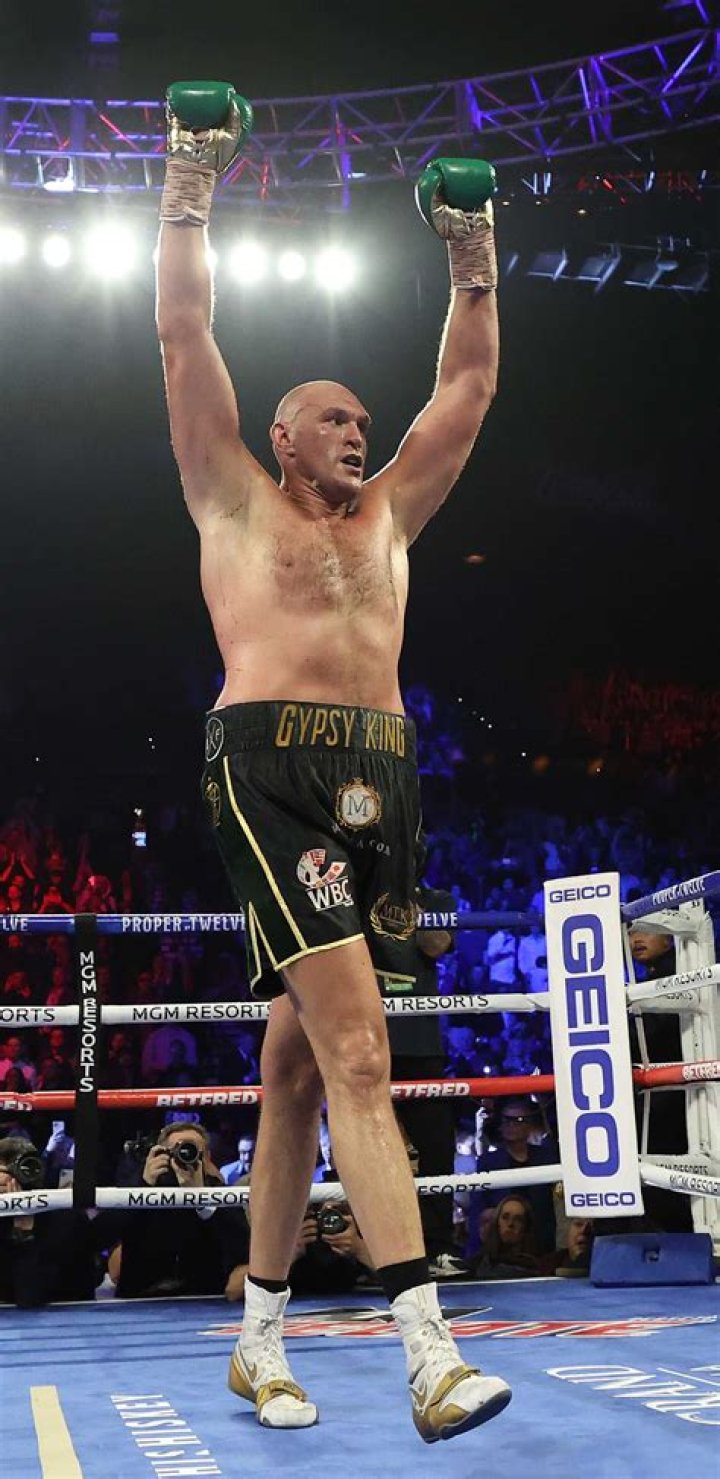 Tyson Fury's wife Paris pregnant as couple set to sixth child