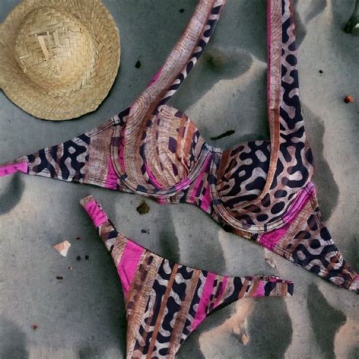 Valentina Quirós 3 youth bikinis that show that the Santa Fe Klan