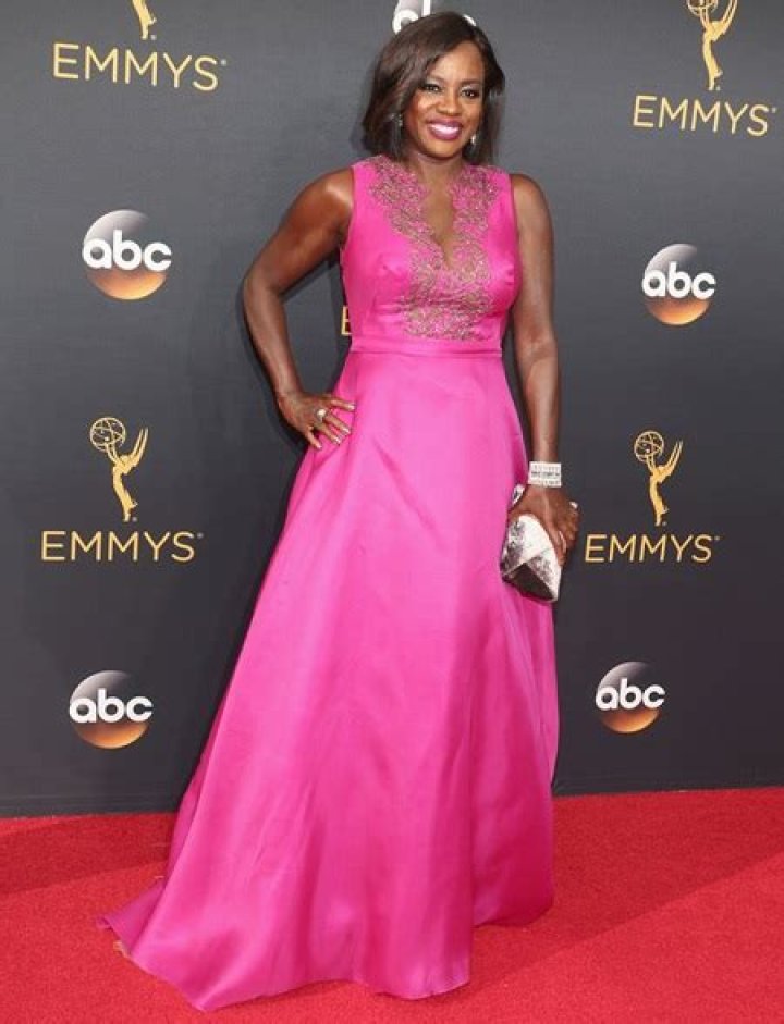 Viola Davis weight, height and age. We know it all!