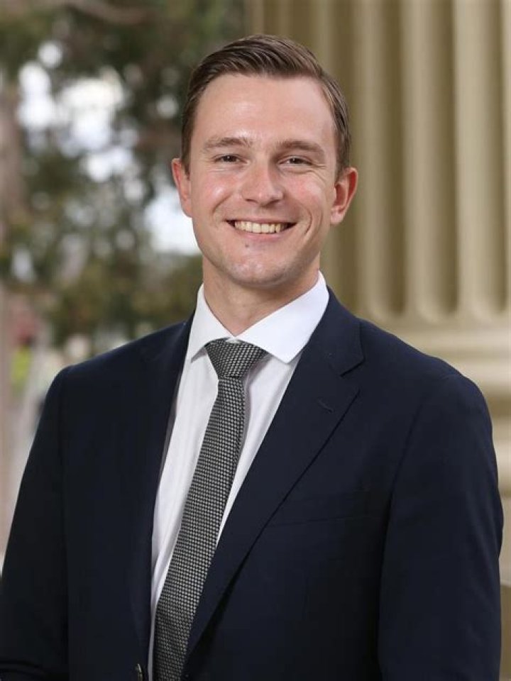 Who is Trent Sullivan? Ethnicity, Measurements, Wedding, Height
